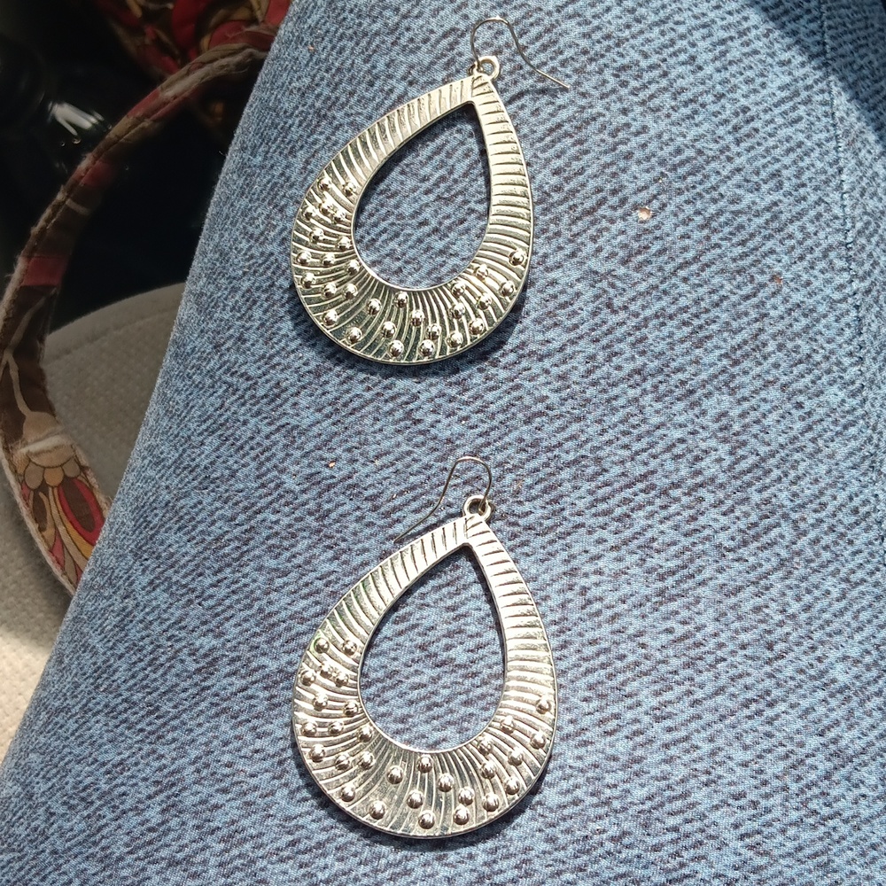 Fish-hook earrings - Picture 3 of 3